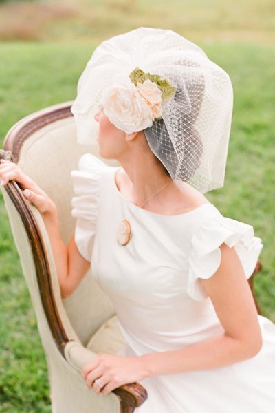 Elevate Your Style and Charm: A Collection of Romantic Headpieces ♡にて紹介している画像