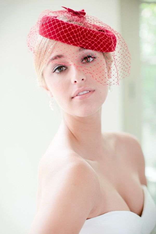 Elevate Your Style and Charm: A Collection of Romantic Headpieces ♡にて紹介している画像