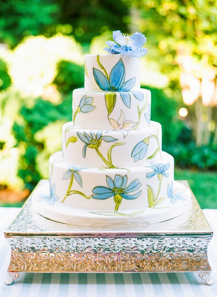 Stylish Wedding Cake with Paint Art: Original Designs Just as You Imagined!にて紹介している画像
