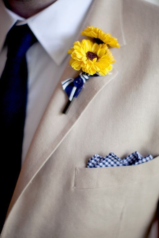 "I Want to Have a Bright and Cheerful Wedding Theme with Sunflowers This Summer"にて紹介している画像