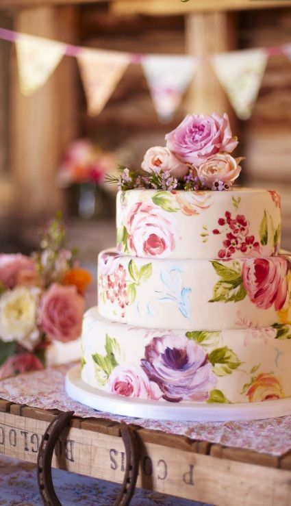 Stylish Wedding Cake with Paint Art: Original Designs Just as You Imagined!にて紹介している画像