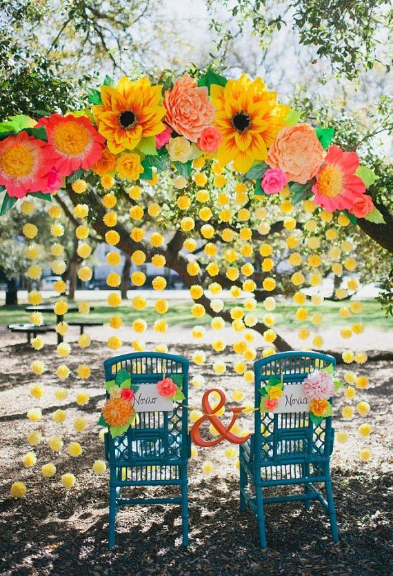 "I Want to Have a Bright and Cheerful Wedding Theme with Sunflowers This Summer"にて紹介している画像