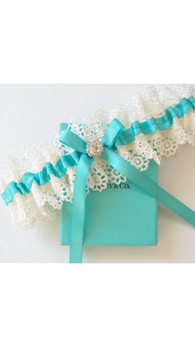 可愛いガーターをDIY！手作りアイテムでもっと素敵な花嫁に♡にて紹介している画像