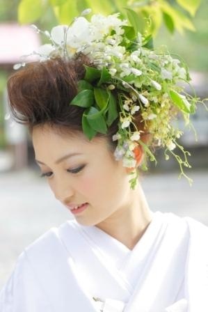 Stunning Beauty: The Divine Elegance of the White Wedding Kimono ♡にて紹介している画像