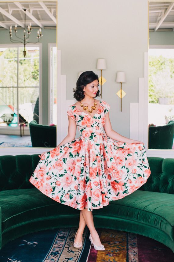 レトロな感じがたまらない♡ゲストドレスはヴィンテージドレスがポップで可愛い*にて紹介している画像