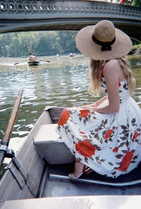 レトロな感じがたまらない♡ゲストドレスはヴィンテージドレスがポップで可愛い*にて紹介している画像