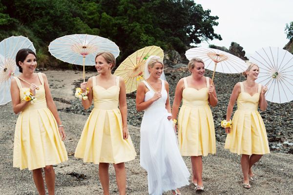 レトロな感じがたまらない♡ゲストドレスはヴィンテージドレスがポップで可愛い*にて紹介している画像