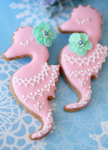 Are You Ready for Summer? A Special Feature on Beach-Themed Wedding Ideas ♡にて紹介している画像