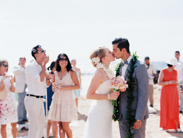 Beautiful White Beach: A Glimpse into a Wedding on Maui Island♡にて紹介している画像