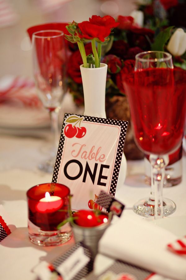 "One Unity ♡ A Cherry Red-Themed Wedding for Two"にて紹介している画像