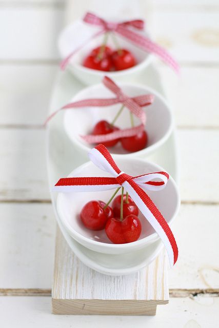 "One Unity ♡ A Cherry Red-Themed Wedding for Two"にて紹介している画像