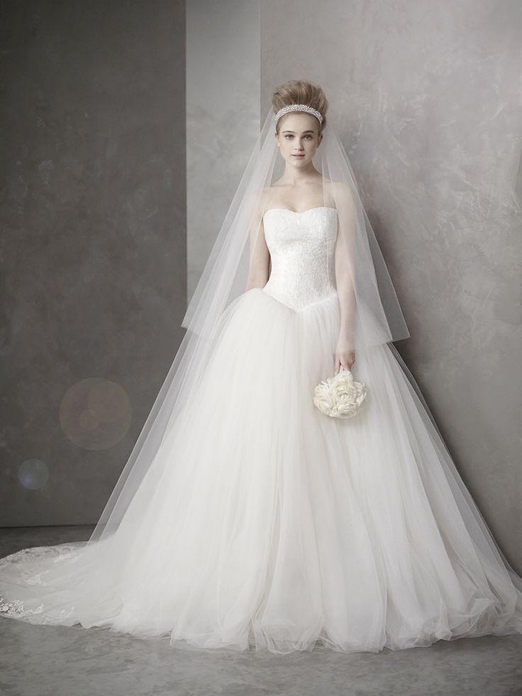 Eternal Bride Style: 3 Adorable Wedding Dress Brands with Princess Line Designs♡にて紹介している画像