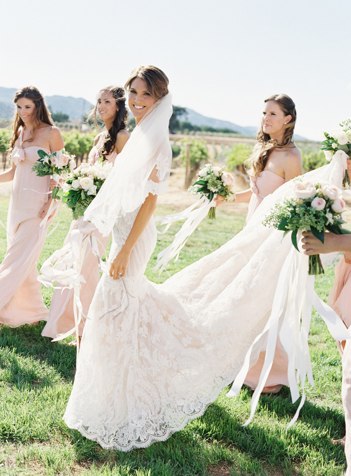 A Bouquet Made with Just One Type of Flower! The Purely Adorable 'Single Bouquet'♡にて紹介している画像