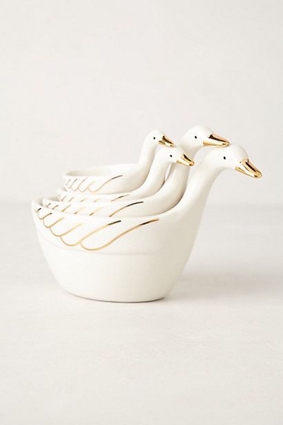 "Charming Kitchenware from Anthropologie for Newlyweds and Gifts: Too Cute to Resist!"にて紹介している画像