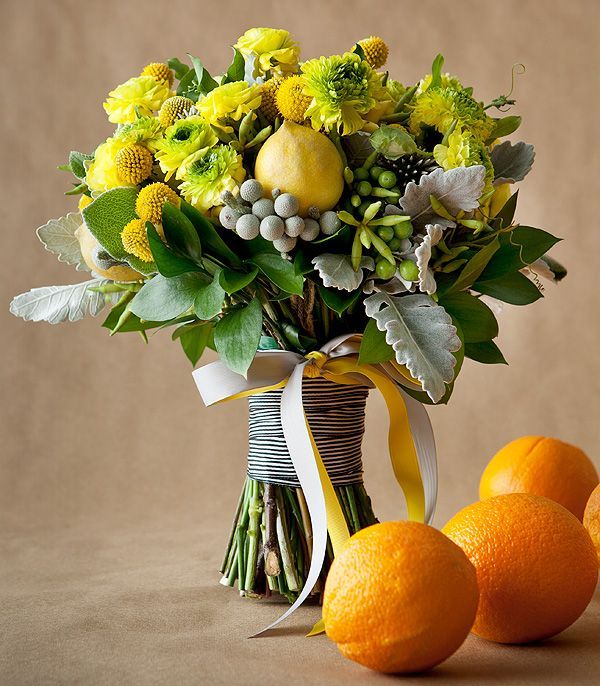 Juicy & Fresh: Adorable Fruit Mix Bouquets!にて紹介している画像
