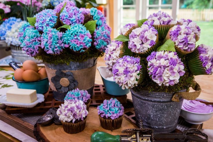 梅雨にぴったり♡本物みたいなあじさいカップケーキ＊にて紹介している画像