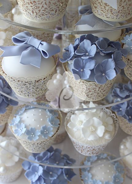 梅雨にぴったり♡本物みたいなあじさいカップケーキ＊にて紹介している画像