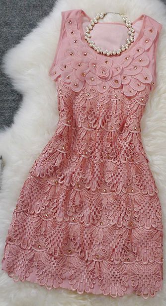 今年の秋のトレンド"ダスティーピンク"が可愛いwedding dressコレクション♡にて紹介している画像