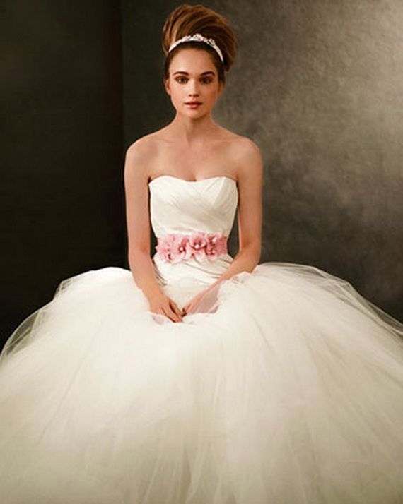 サッシュベルトの色はどうする？カラー別イメージまとめ♡にて紹介している画像