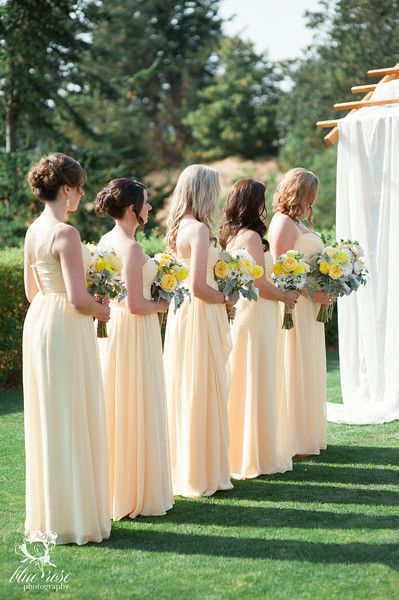 The Importance of Friendship: Discovering the Charming Origins of Bridesmaids♡にて紹介している画像