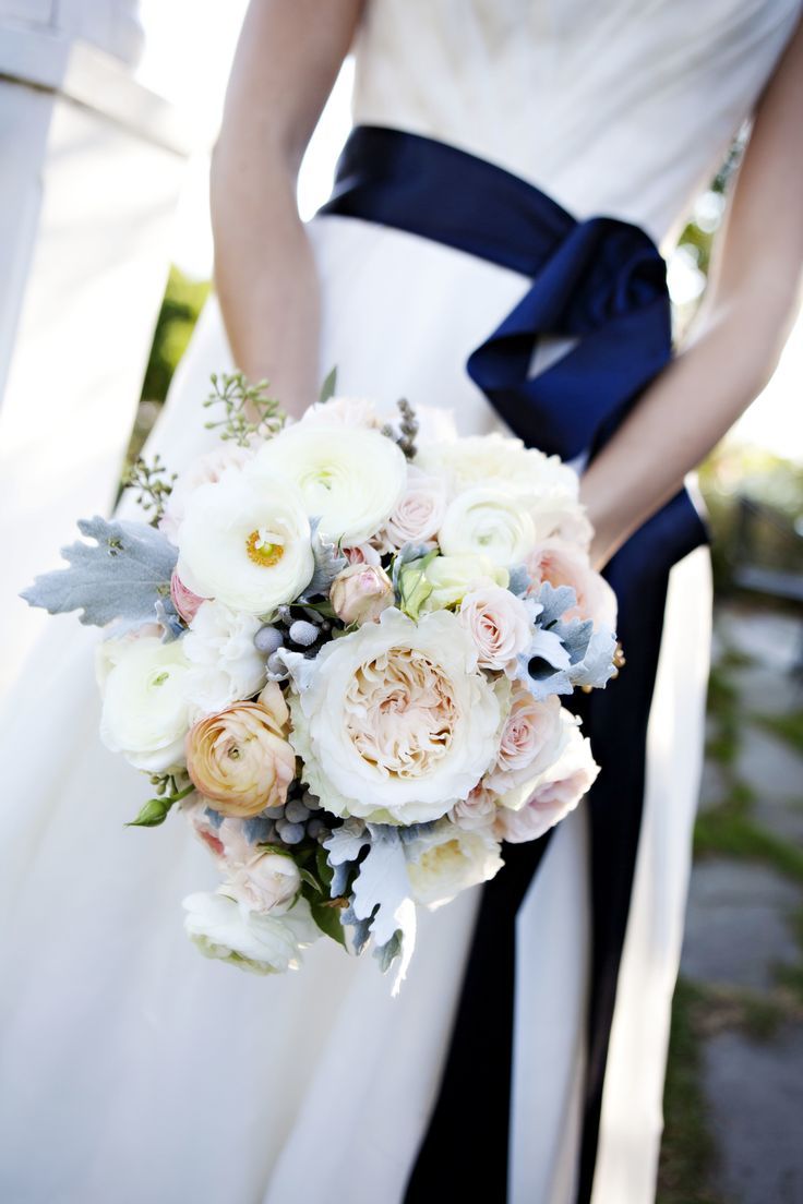 サッシュベルトの色はどうする？カラー別イメージまとめ♡にて紹介している画像