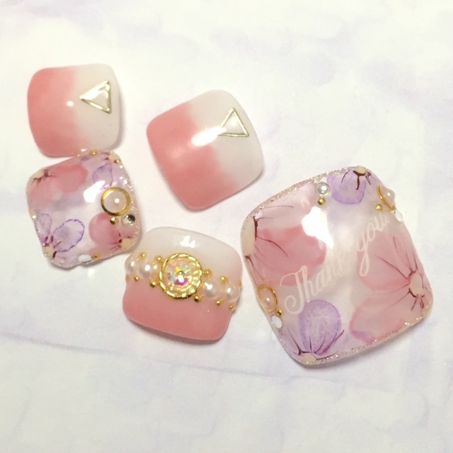 恋する色♡"ピンクカラー"の姫ネイルカタログ♡にて紹介している画像