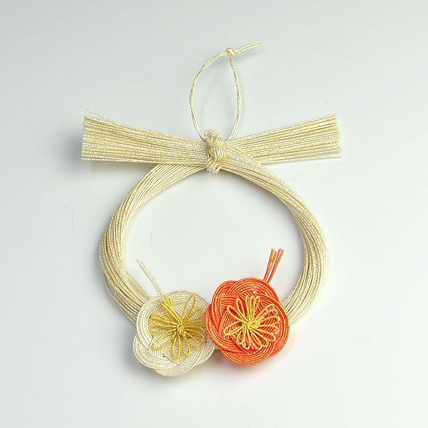 "Elevate Your Beauty with Adorable Furisode for Your Engagement Ceremony!"にて紹介している画像