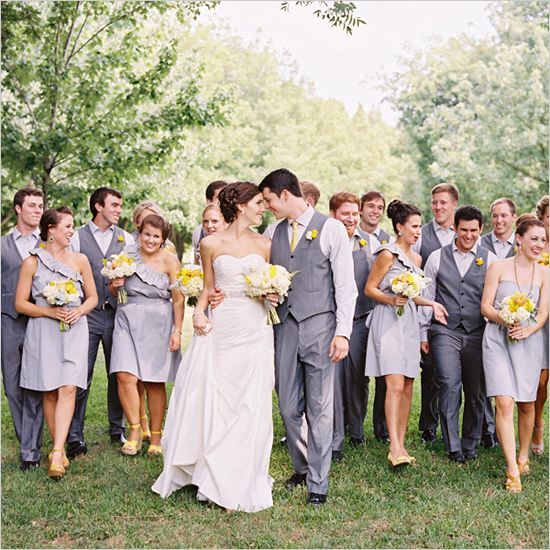 Charming Wedding with Complete Gray and Yellow Color Coordination♡にて紹介している画像