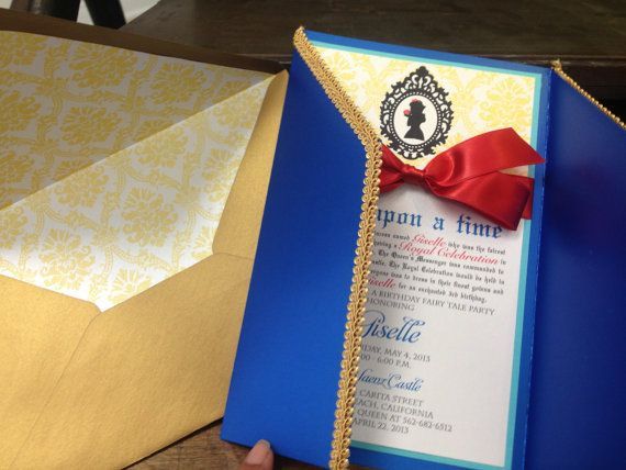 "Awakening with a Prince's Kiss: Wedding Ideas Inspired by 'Snow White' ♡"にて紹介している画像