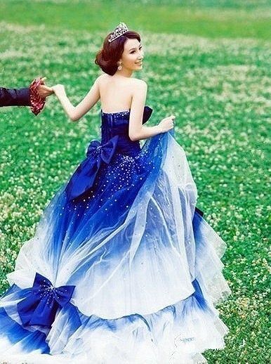 "Awakening with a Prince's Kiss: Wedding Ideas Inspired by 'Snow White' ♡"にて紹介している画像