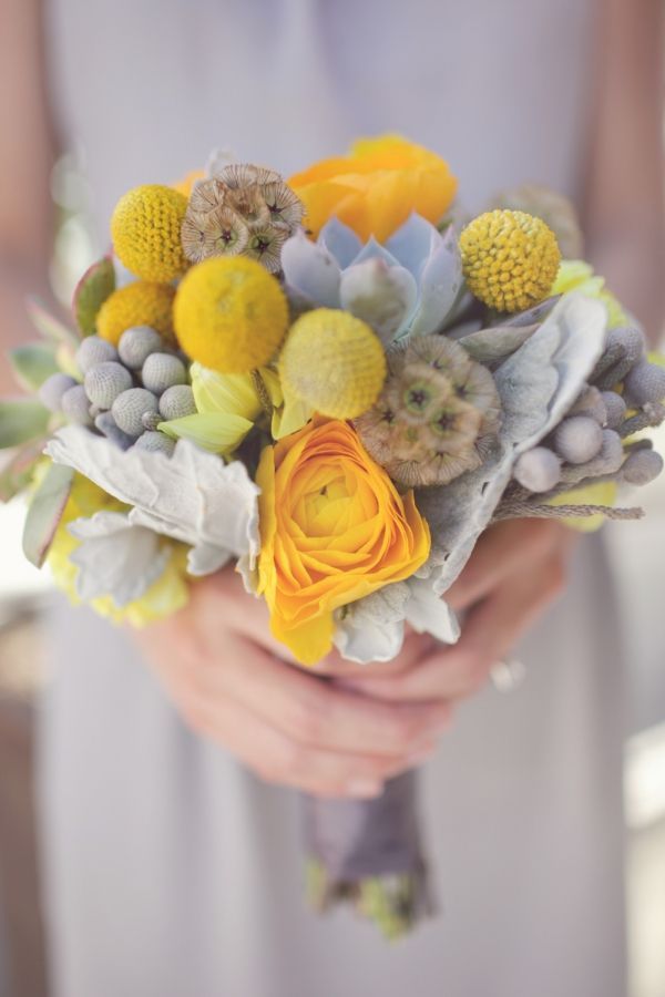 Charming Wedding with Complete Gray and Yellow Color Coordination♡にて紹介している画像