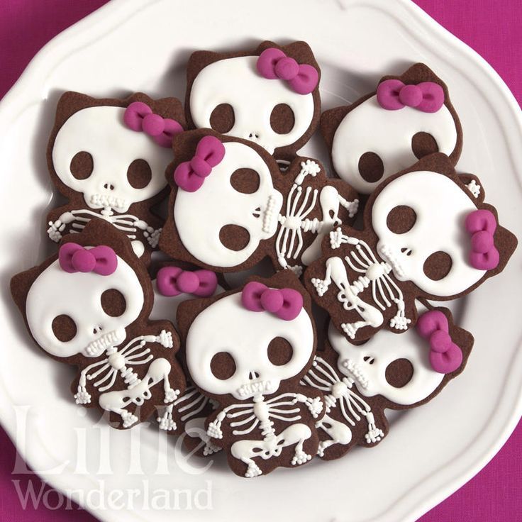 Trick or Treat! Perfect Mini Gifts: Halloween-Themed Iced Cookies ♡にて紹介している画像