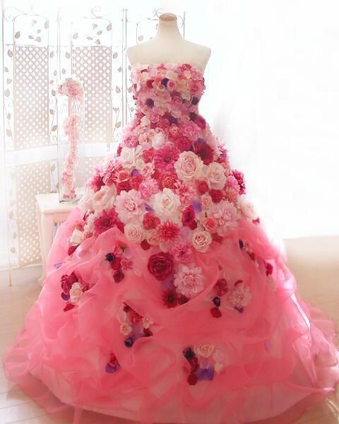 桃色ラブリー♡ほんのりピンクカラーのweddingドレスが可愛すぎる♡にて紹介している画像