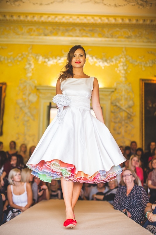 テーマカラーはレインボー♡みんなが笑顔になるハッピーウェディング♪にて紹介している画像