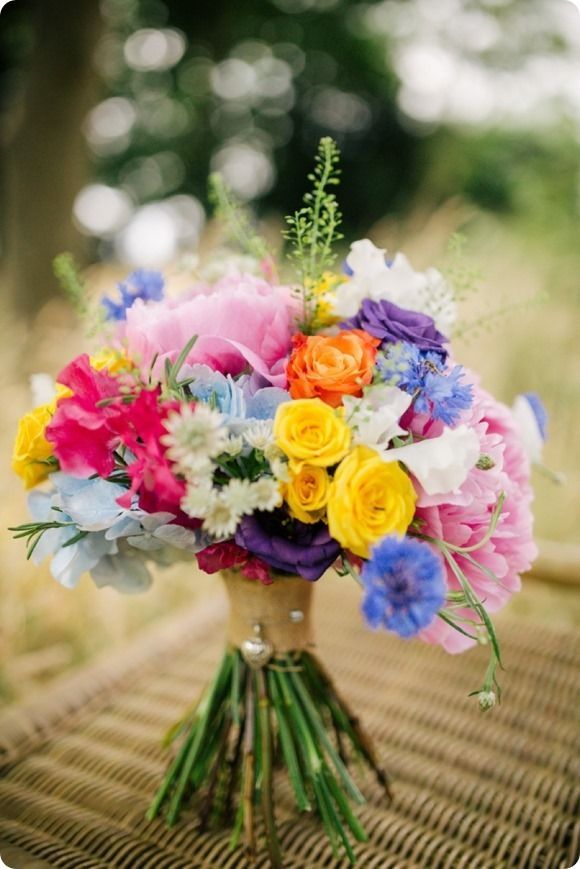 テーマカラーはレインボー♡みんなが笑顔になるハッピーウェディング♪にて紹介している画像