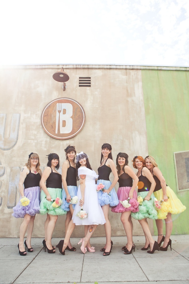 テーマカラーはレインボー♡みんなが笑顔になるハッピーウェディング♪にて紹介している画像