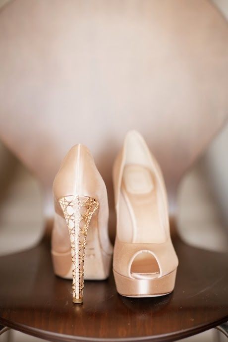 Sparkling Elegance: A Romantic and Adorable Champagne Gold Heel Collection♡にて紹介している画像