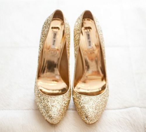 Sparkling Elegance: A Romantic and Adorable Champagne Gold Heel Collection♡にて紹介している画像