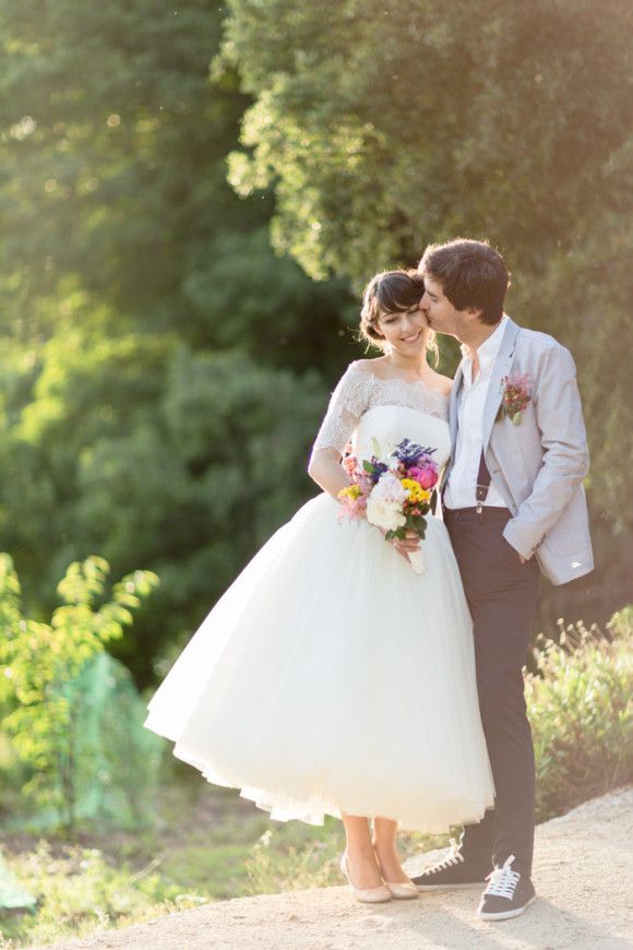 Charming and Elegant: Key Features of 1950s-Inspired Wedding Dresses♡にて紹介している画像