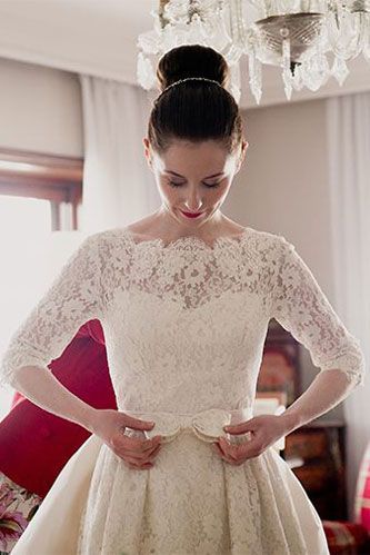 Charming and Elegant: Key Features of 1950s-Inspired Wedding Dresses♡にて紹介している画像
