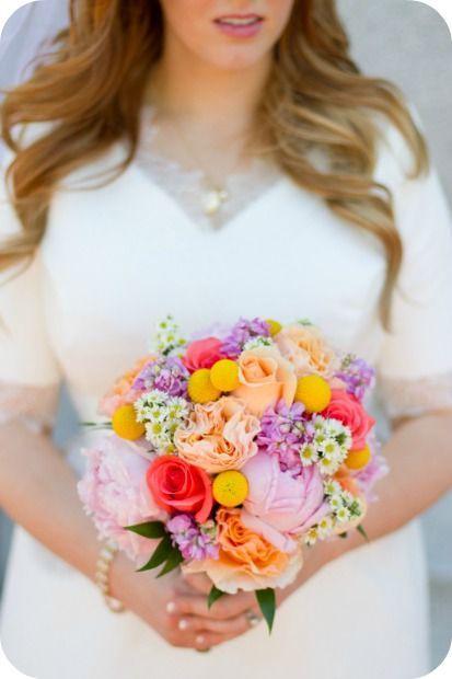 カラフル♡レインボーカラーのブーケが華やかでとっても可愛い♡にて紹介している画像