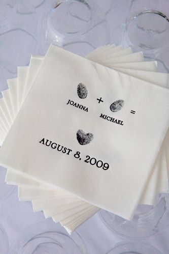 One-of-a-Kind ♡ Wedding Items Crafted with Fingerprints!にて紹介している画像