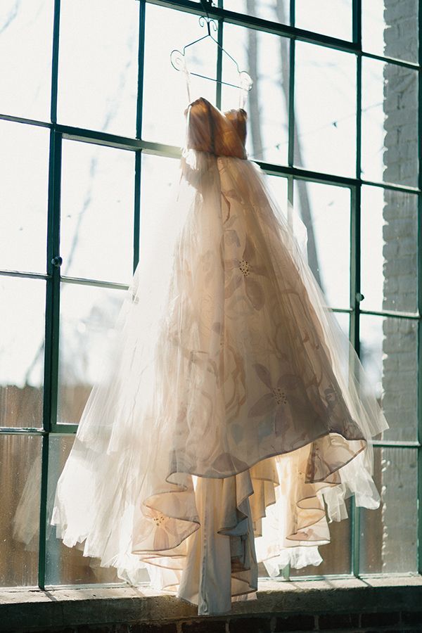 Photogenic! A Guide to Capturing Memorable Wedding Dress Photos ♡にて紹介している画像
