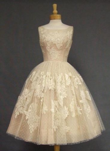 Photogenic! A Guide to Capturing Memorable Wedding Dress Photos ♡にて紹介している画像
