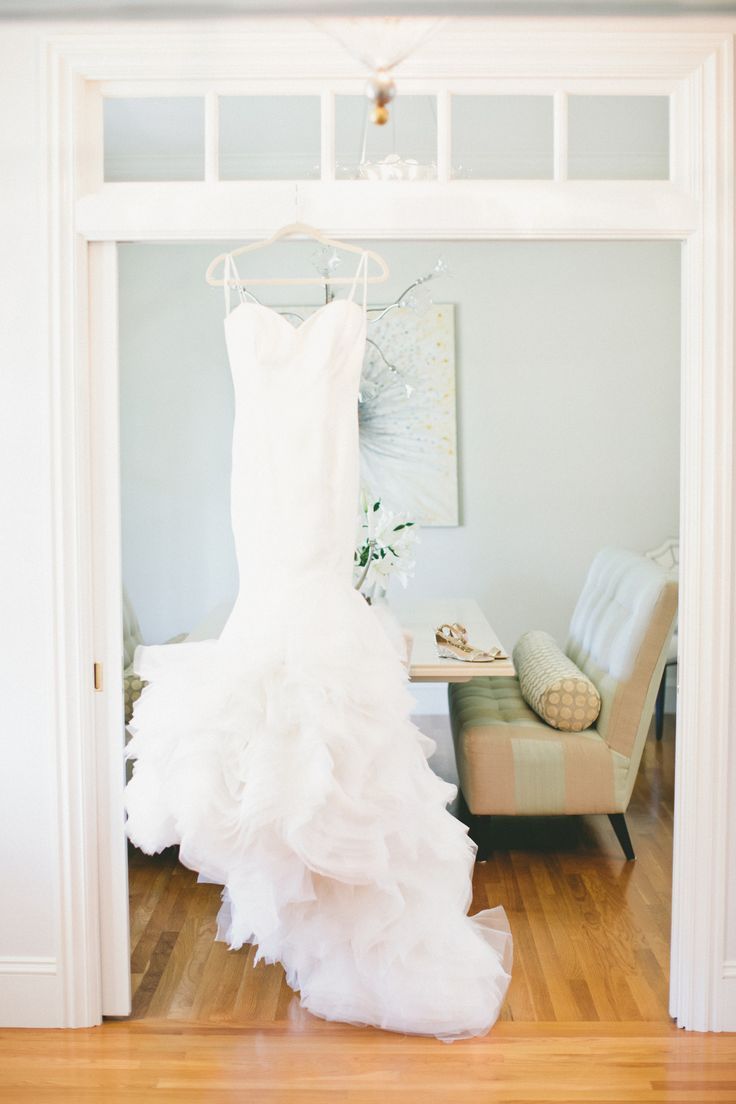 Photogenic! A Guide to Capturing Memorable Wedding Dress Photos ♡にて紹介している画像
