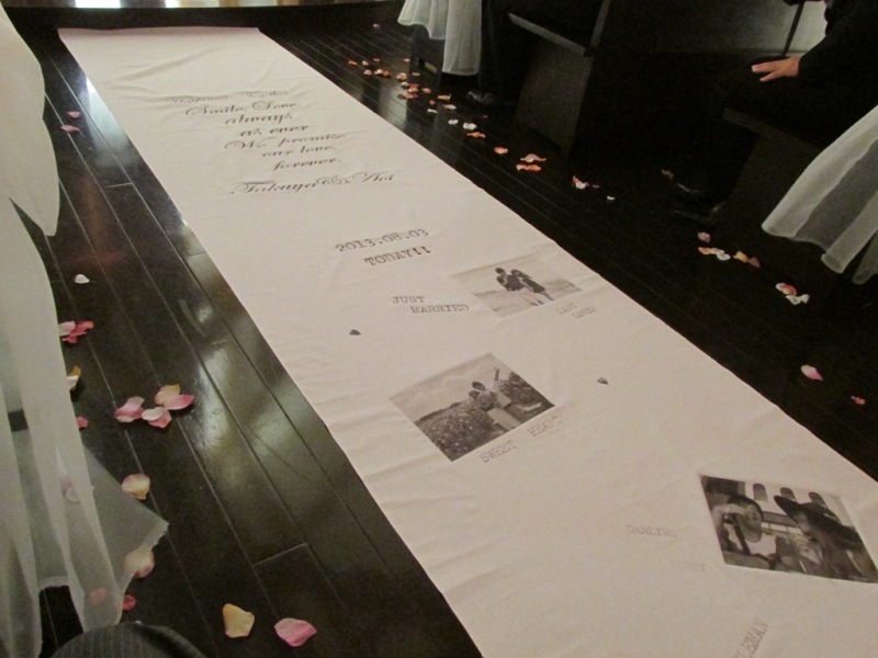 DIY Guide: Create Your Own Unique 'Aisle' for Just the Two of You!にて紹介している画像