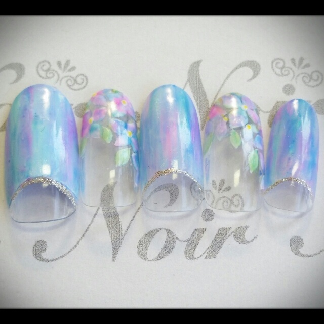 Seasonal Special: Adorable "Hydrangea Nails" for June Brides ♡にて紹介している画像