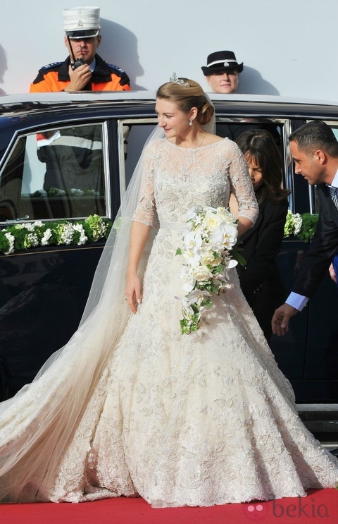 "Truly Wonderful Royal Weddings! Three Stunning Real-Life Princesses from Around the World*"にて紹介している画像