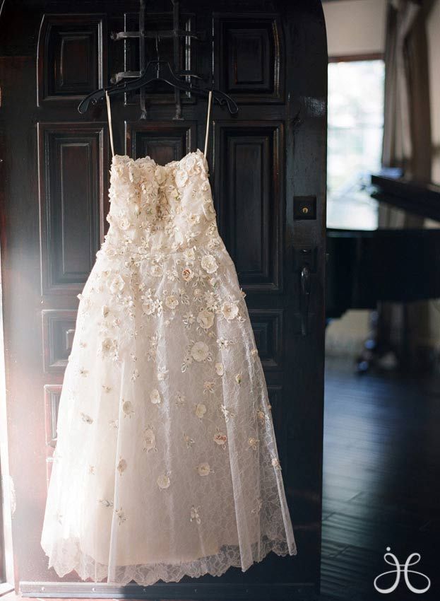Photogenic! A Guide to Capturing Memorable Wedding Dress Photos ♡にて紹介している画像