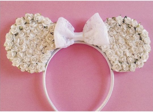 Unified Wedding with White Roses: A Collection of Images Exuding Luxury and Eleganceにて紹介している画像